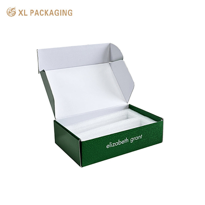 comprar Caixas de Correio de Vestuário Personalizadas Embalagens Postais de Cartão Ondulado Personalizadas Material Ecológico Design Leve Descontos para Pedidos em Massa Perfeito para Marcas de Moda Boutiques Envio Sustentável online manufacture