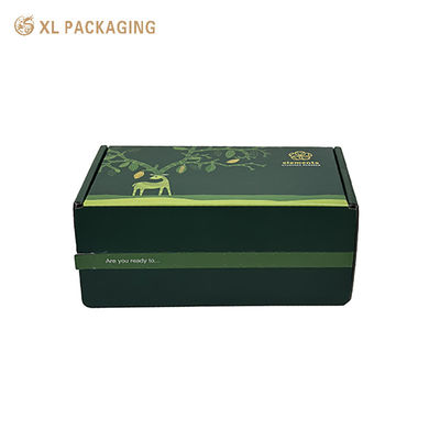 comprar Caixa Flat Pack Chocolate Mailer. Uma caixa corrugada de montagem fácil de uma peça com faixa de lágrima perfurada para presente alimentar. Fabricação em linha