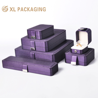comprar Caixa de joias industriais com logotipo personalizado Impressão de couro roxo Caixa de joias de casamento Fabricação em linha