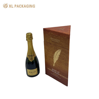 Caixa de vinho triangular de luxo personalizada com porta de garrafa de papelão e acabamento em folha de ouro