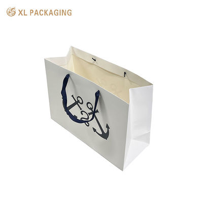 Sacos de papel de manuseio de corda branca fosca para roupas e sapatos
