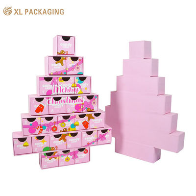 Caixa de Calendário do Advento Personalizada em Forma de Árvore de Natal, Estrutura de 7 Camadas, 24 Gavetas de Cartão Rosa de 350gsm, Acabamento Fosco para Esmalte e Conjunto de Presente de Beleza