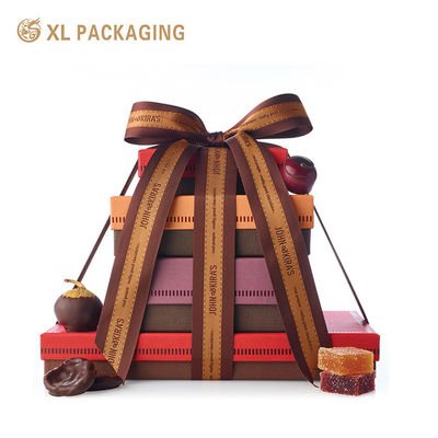 Caixas de presente de chocolate personalizadas em folha de ouro com fita de arco e inserção de papel