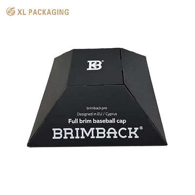 Caixa de chapéu dobrável de estilo trapezoide. Embalagem de boné de basebol de cartão ondulado preto. Envio plano e montagem fácil.